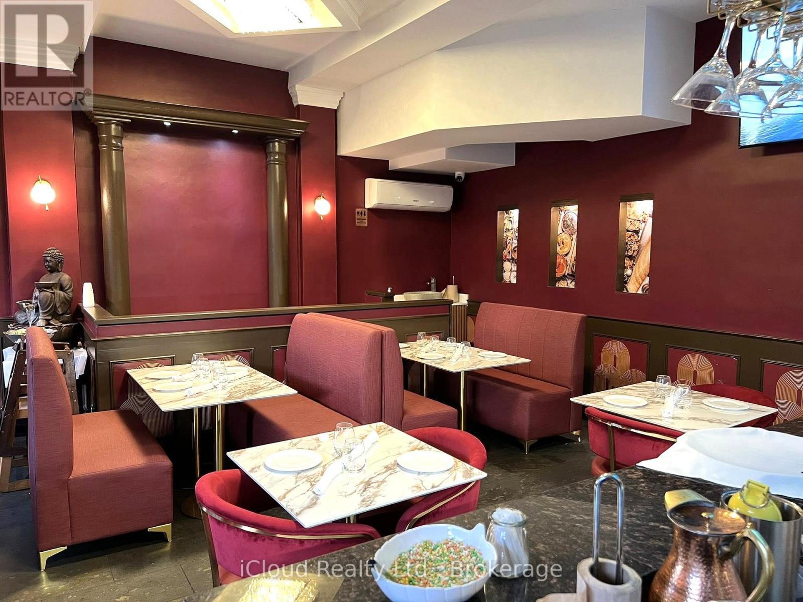 231 Lakeshore Road E, Mississauga, ON