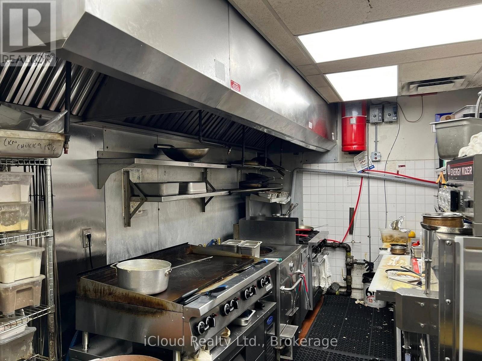 231 Lakeshore Road E, Mississauga, ON