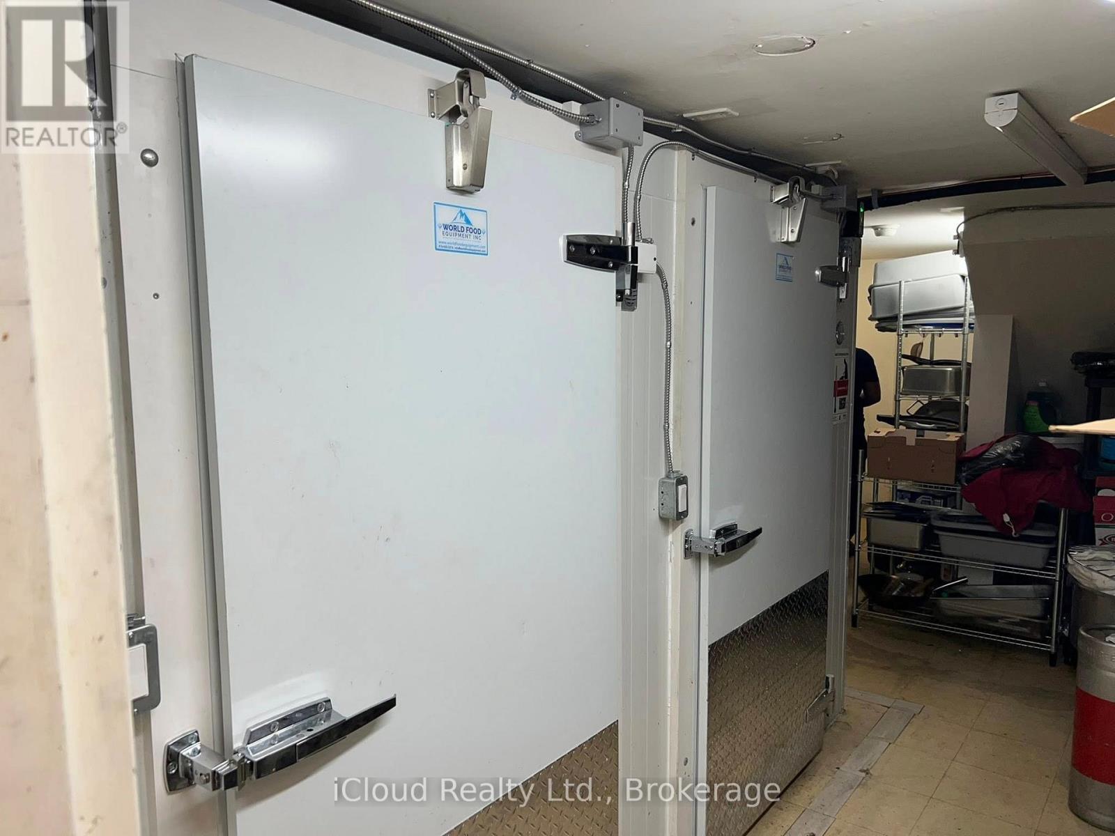 231 Lakeshore Road E, Mississauga, ON