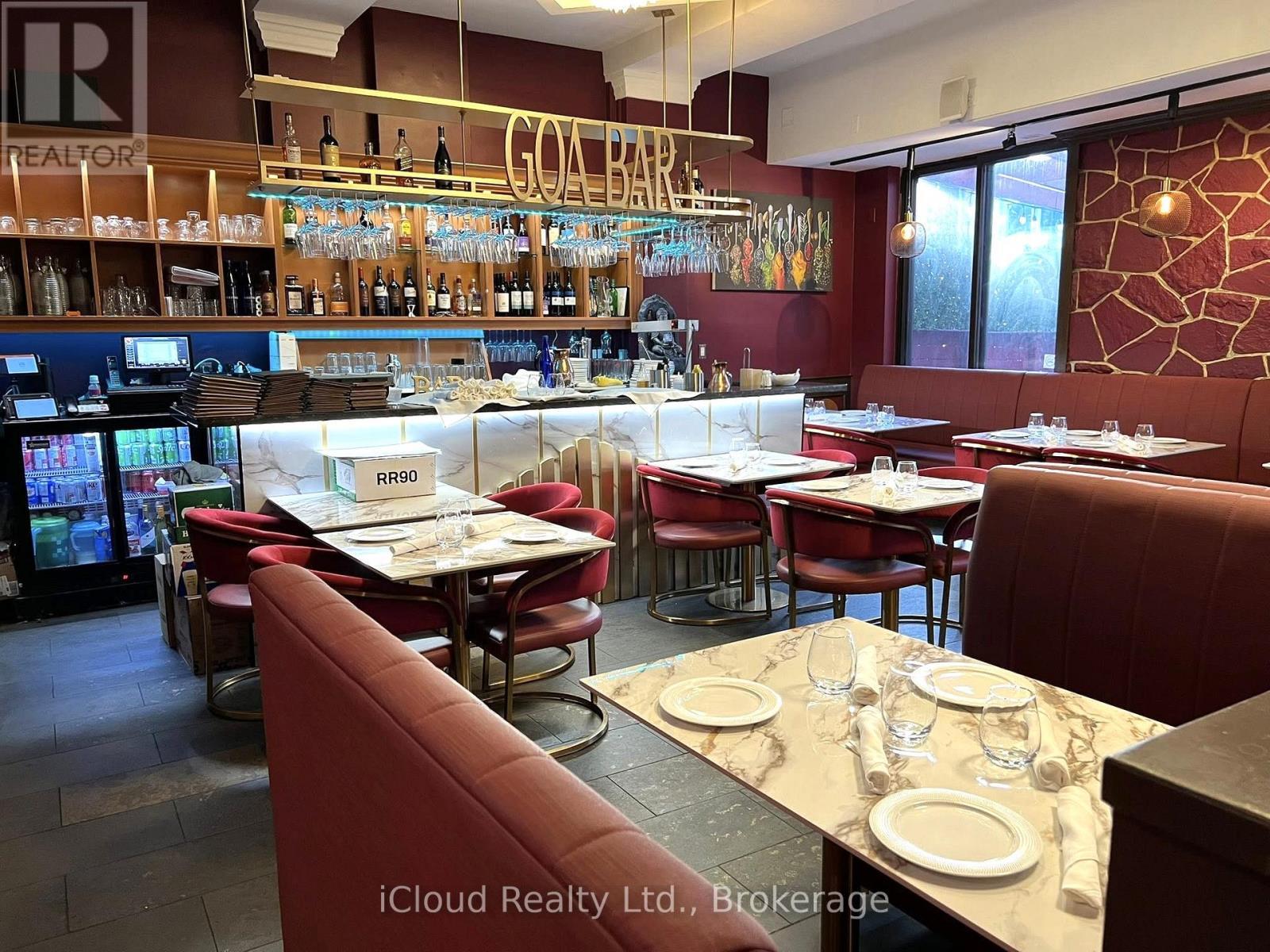 231 Lakeshore Road E, Mississauga, ON