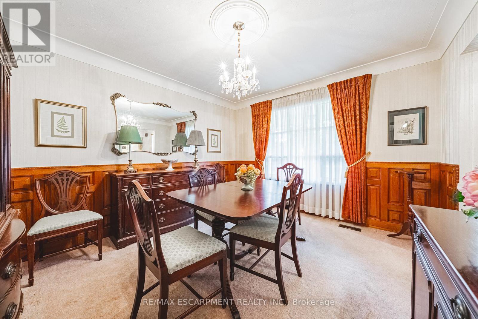 646 Alder Street W, Haldimand, ON - Indoor Photo Showing Dining Room