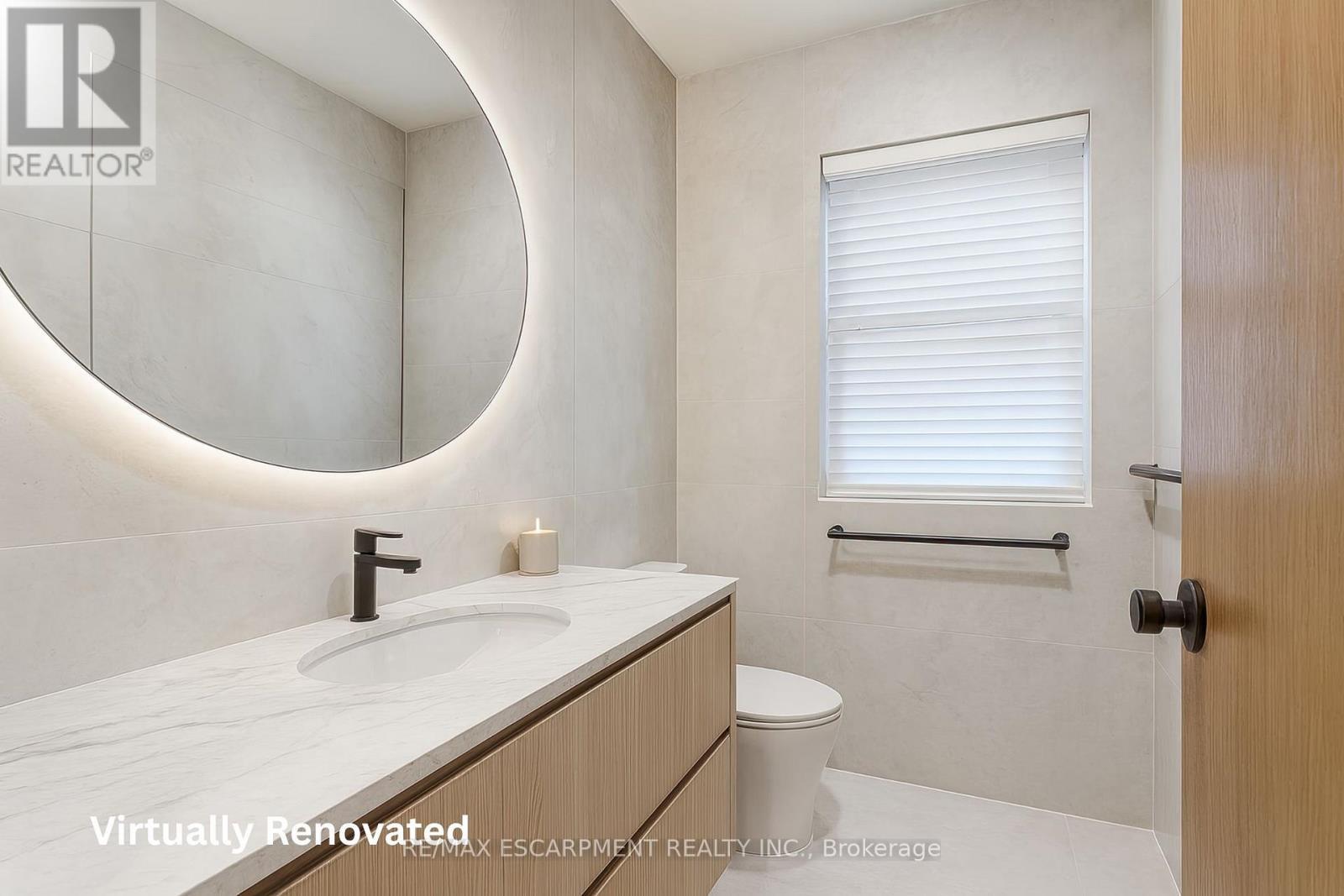 646 Alder Street W, Haldimand, ON - Indoor Photo Showing Bathroom