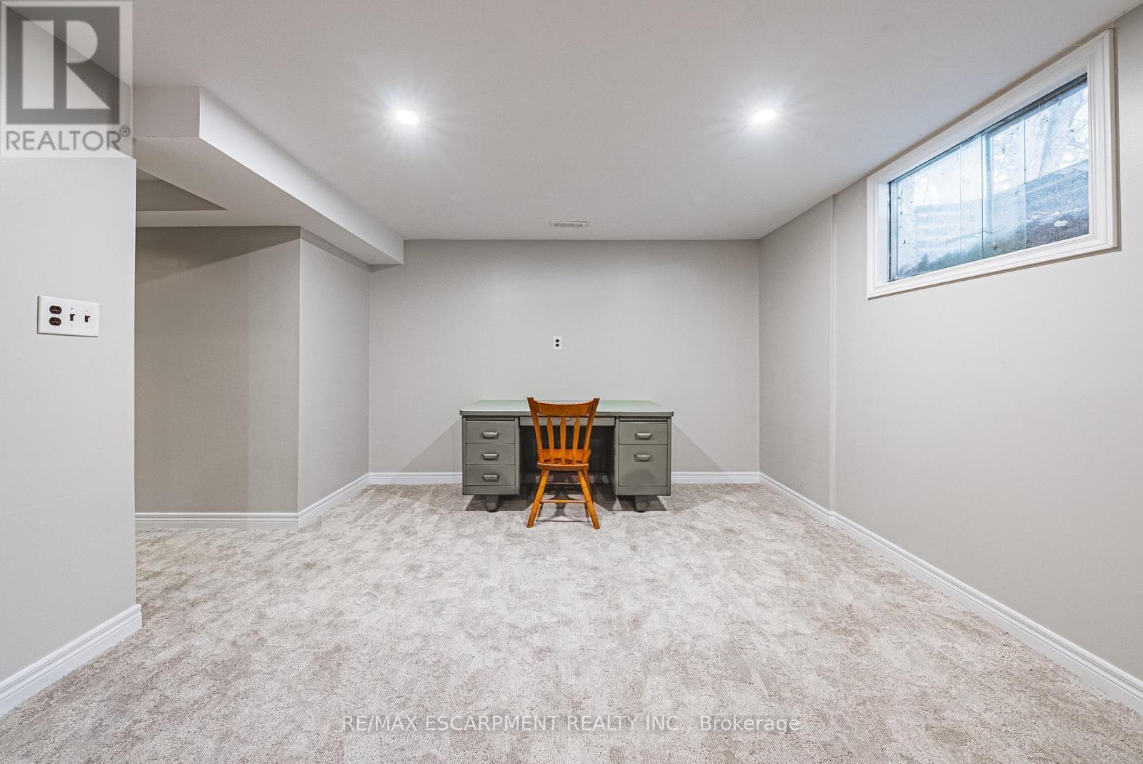 646 Alder Street W, Haldimand, ON - Indoor