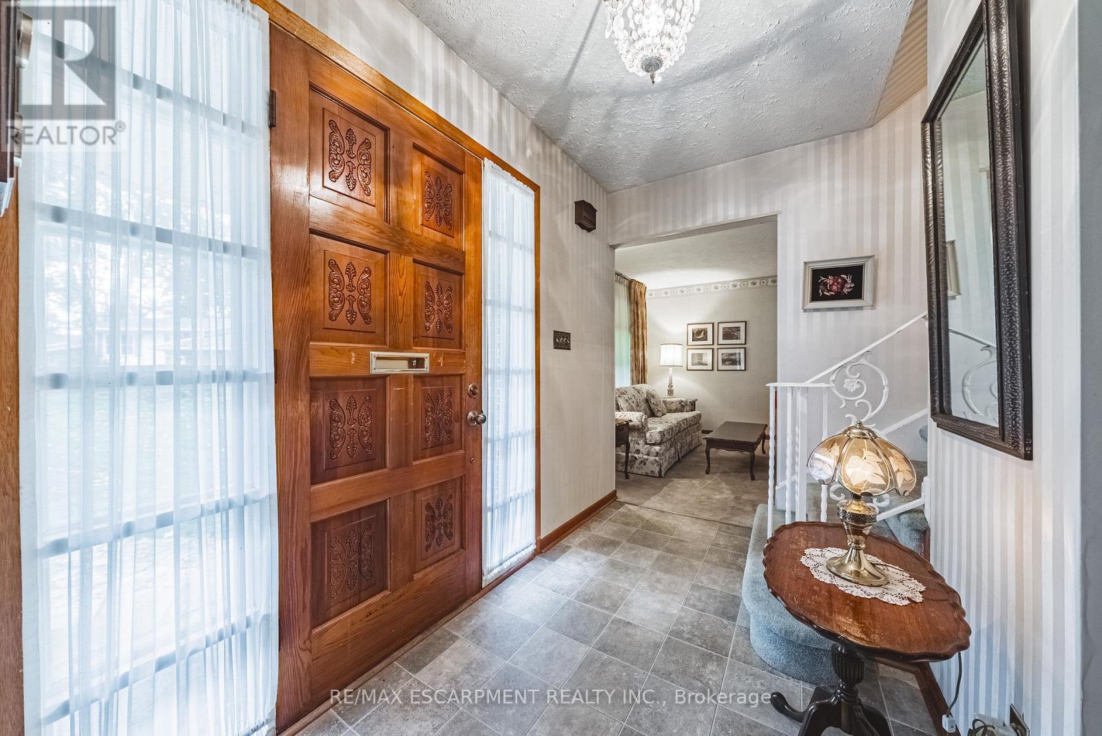 646 Alder Street W, Haldimand, ON - Indoor Photo Showing Other Room