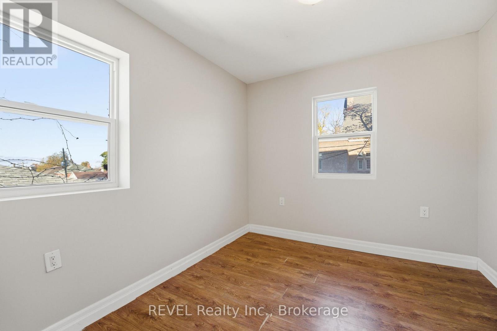 7 - 18 Clairmont Street, Thorold (Thorold Downtown), ON