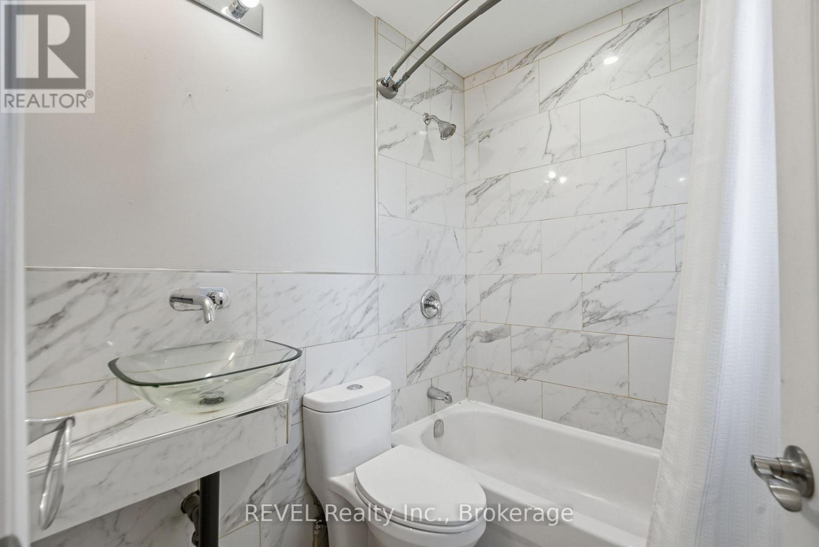 7 - 18 Clairmont Street, Thorold (Thorold Downtown), ON