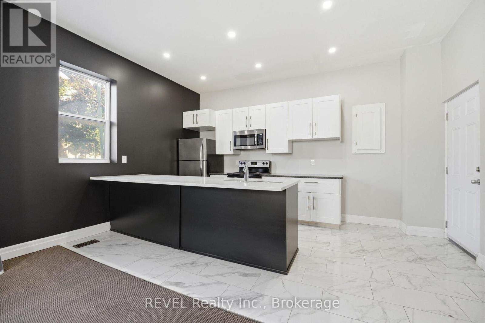 7 - 18 Clairmont Street, Thorold (Thorold Downtown), ON