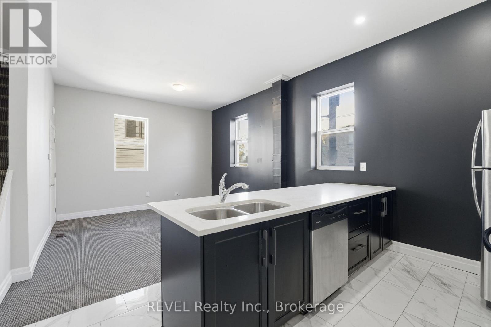 7 - 18 Clairmont Street, Thorold (Thorold Downtown), ON