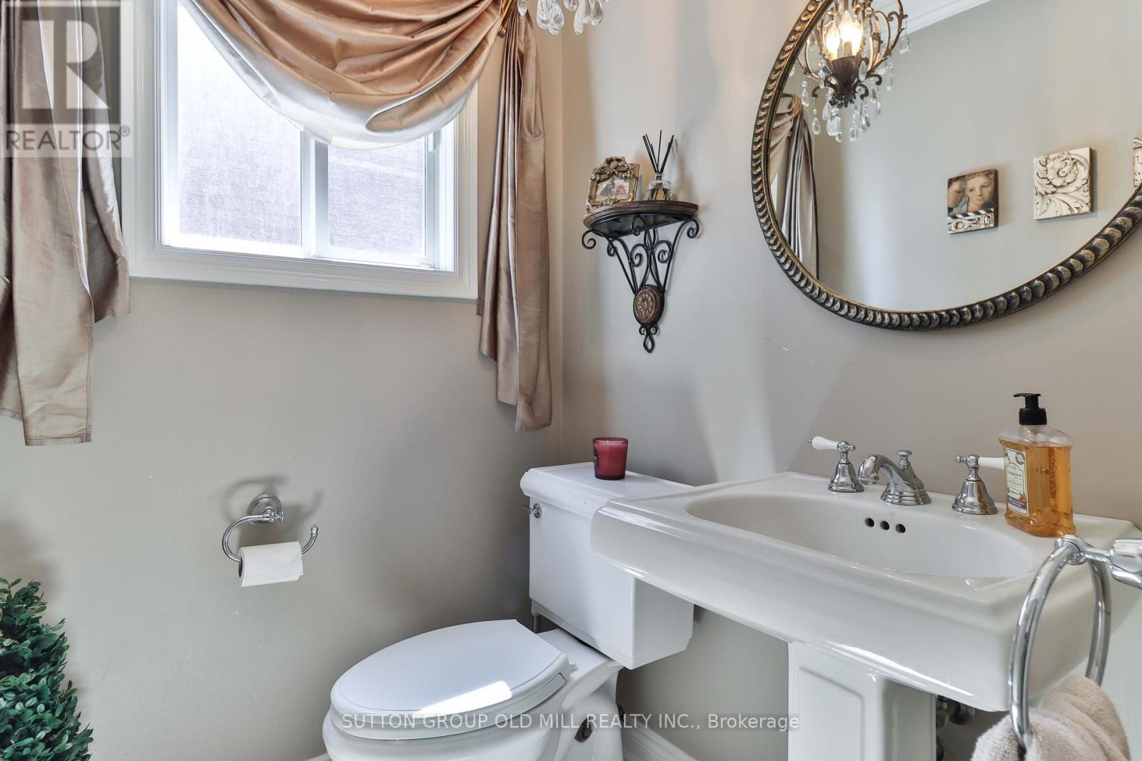 6835 Forest Park Drive, Mississauga, ON - Indoor Photo Showing Bathroom