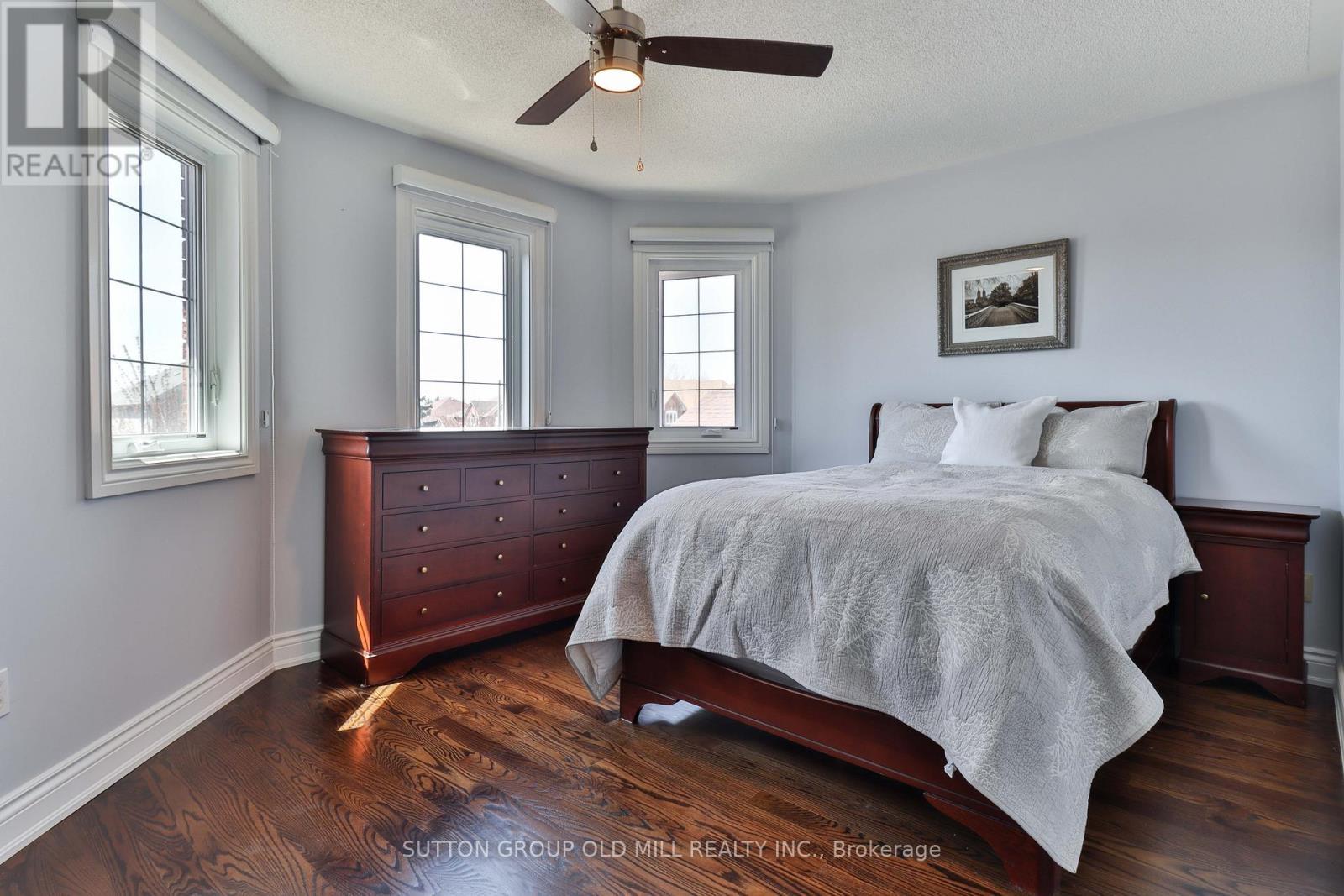 6835 Forest Park Drive, Mississauga, ON - Indoor Photo Showing Bedroom