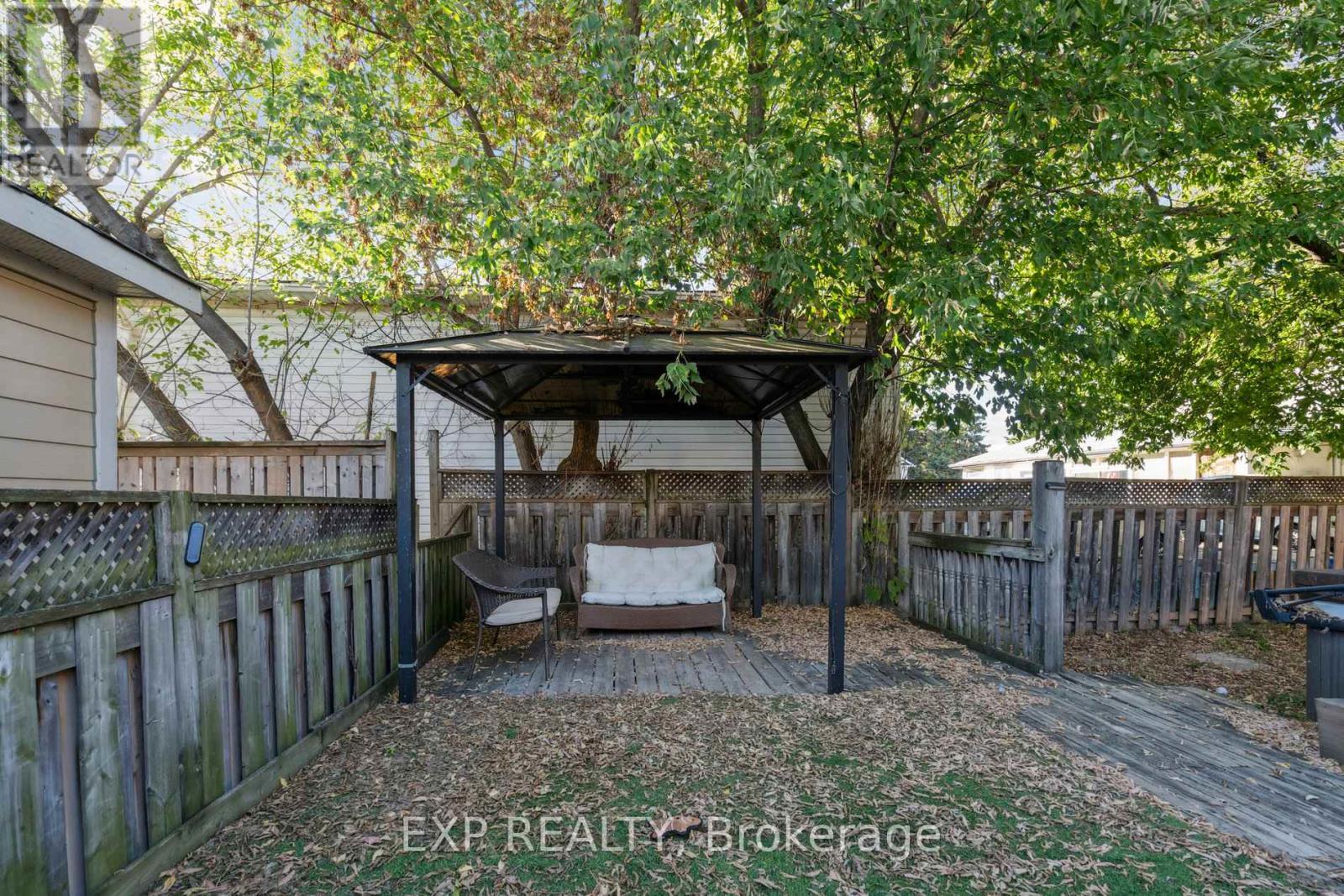 27 Pettit Street, Hamilton, ON - Outdoor