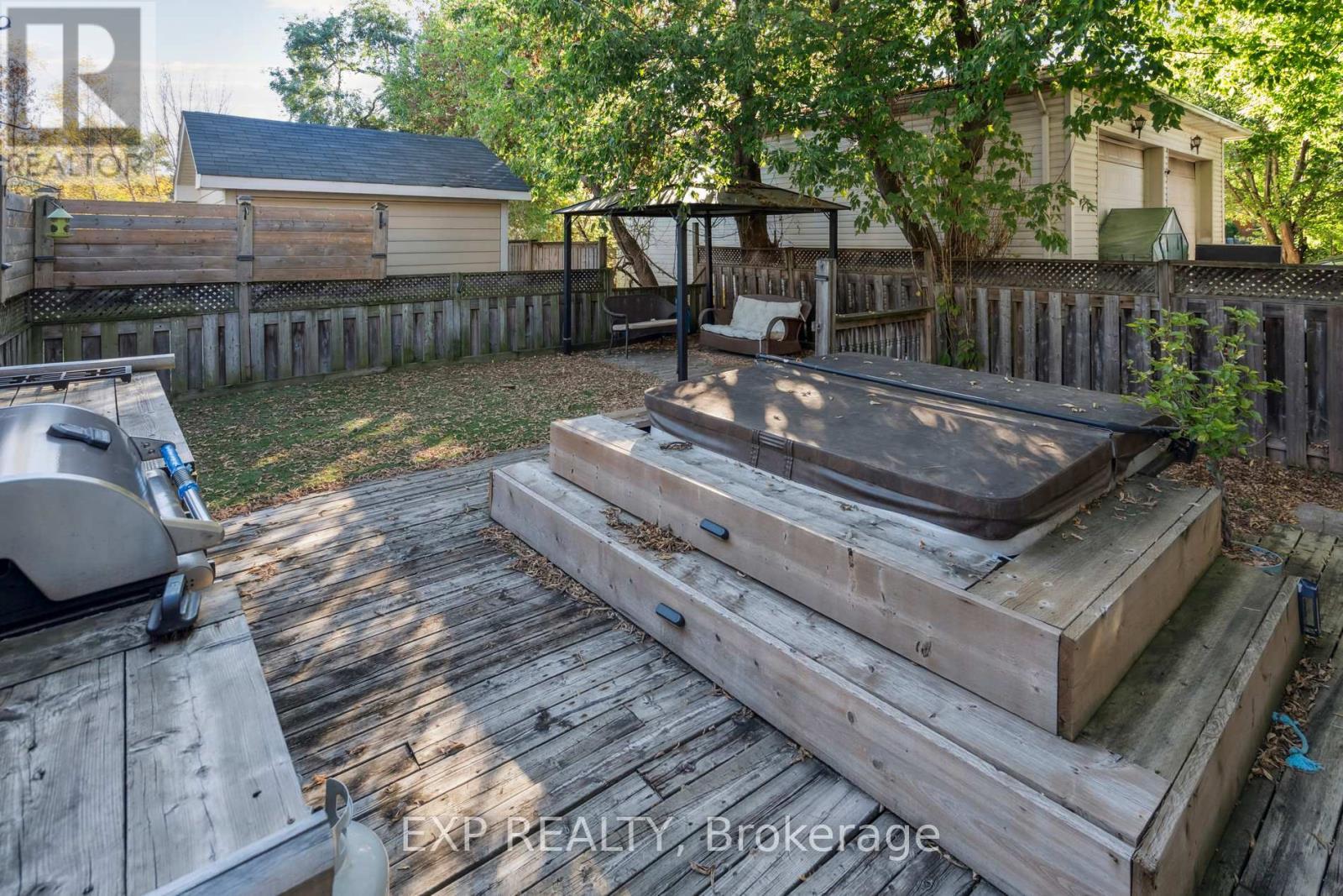 27 Pettit Street, Hamilton, ON - Outdoor