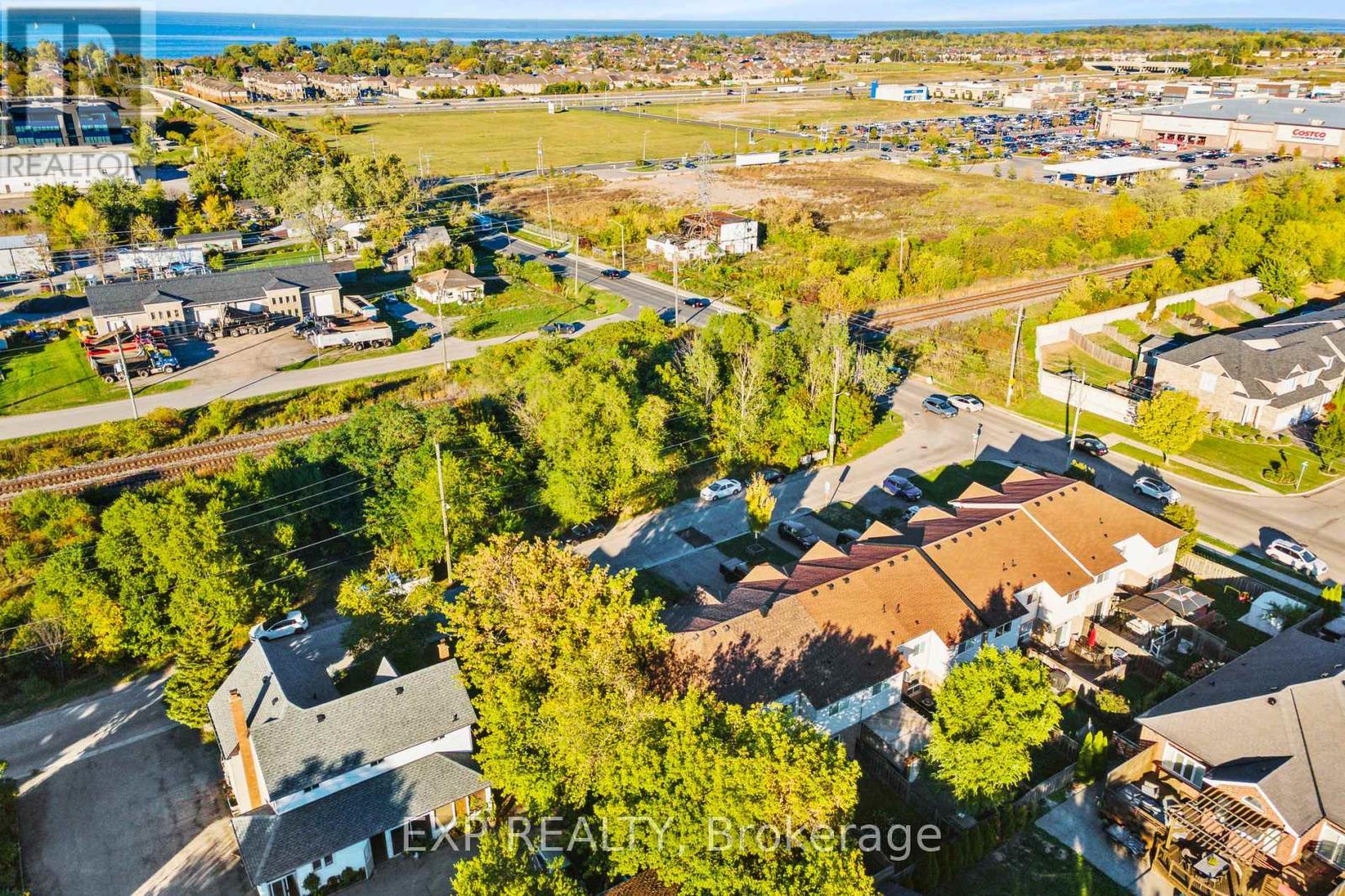 27 Pettit Street, Hamilton, ON - Outdoor With View