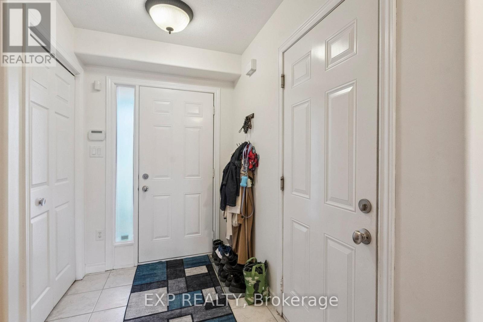 27 Pettit Street, Hamilton, ON - Indoor Photo Showing Other Room