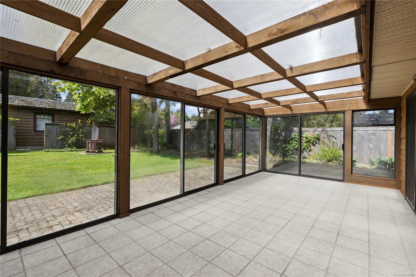 496 Crescent Rd West, Qualicum Beach, BC