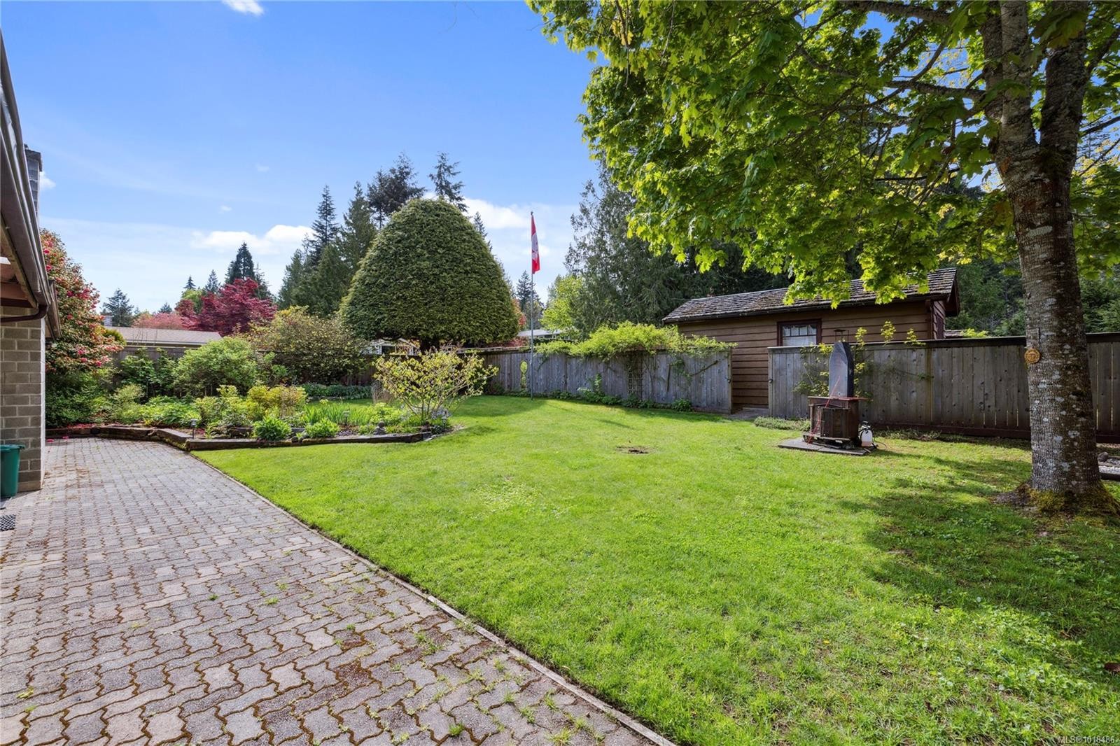 496 Crescent Rd West, Qualicum Beach, BC