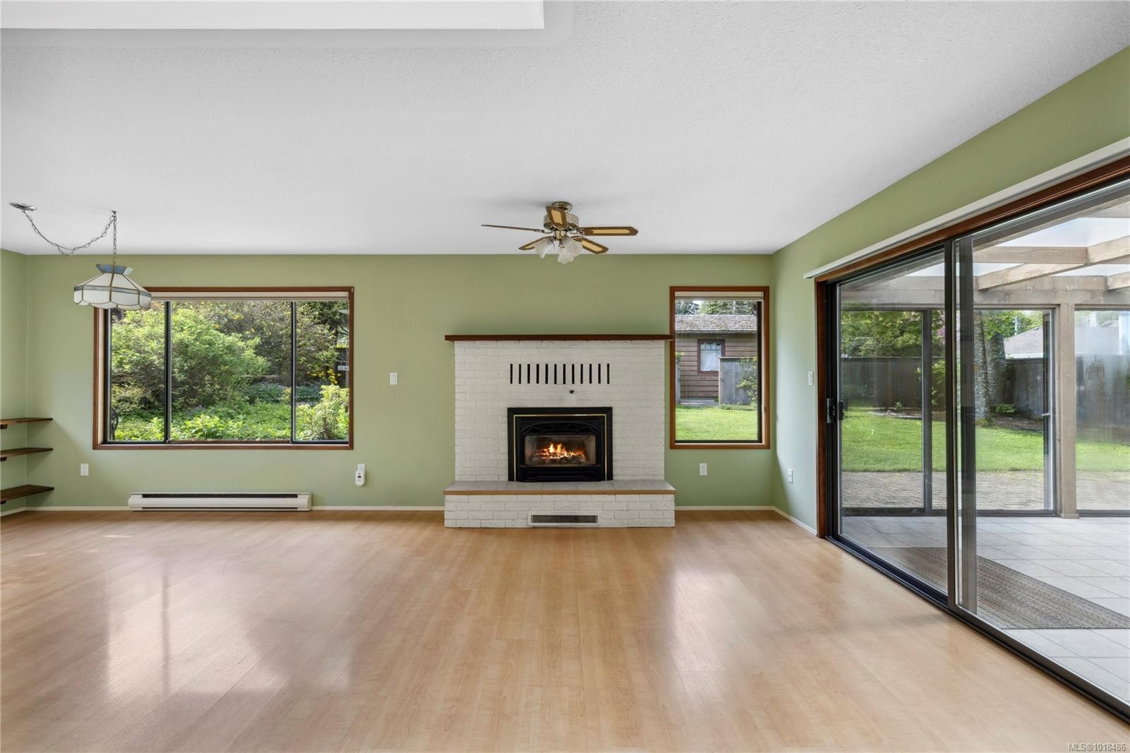 496 Crescent Rd West, Qualicum Beach, BC