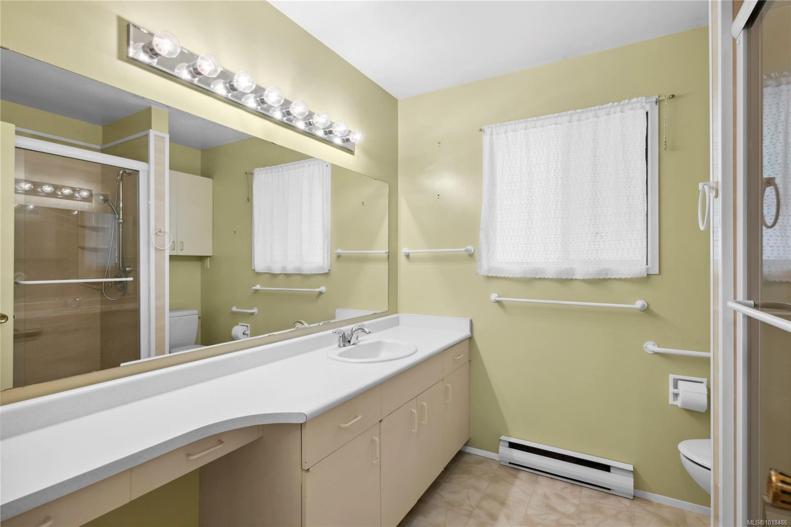 496 Crescent Rd West, Qualicum Beach, BC