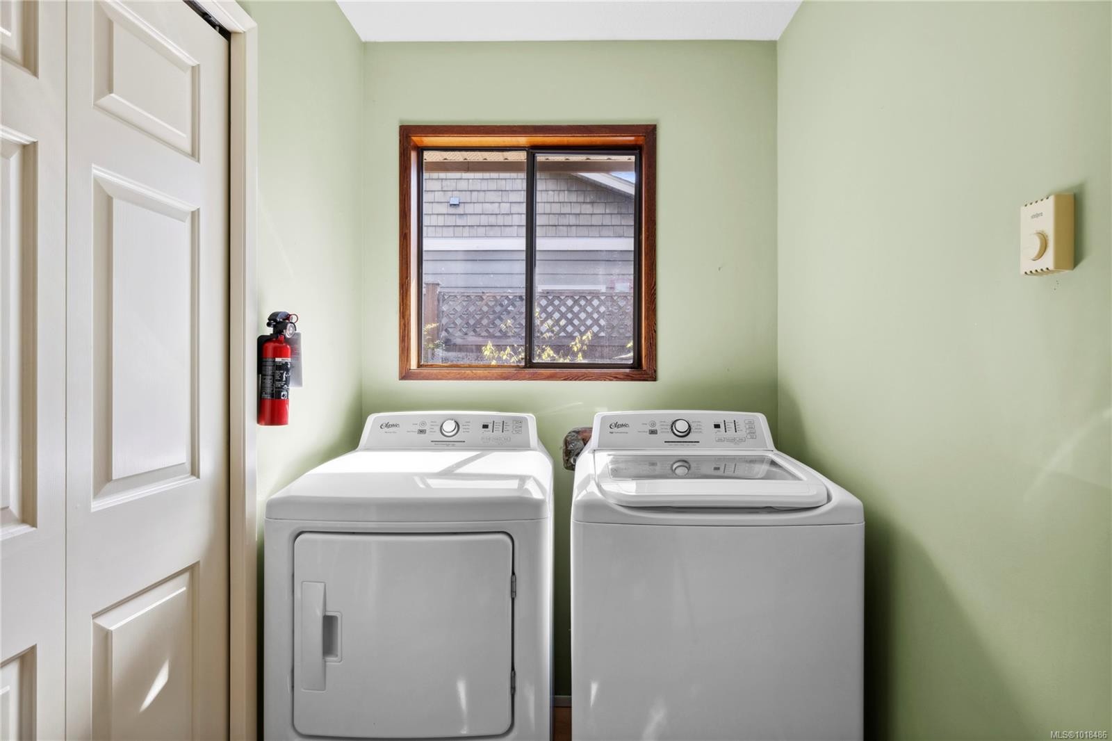 496 Crescent Rd West, Qualicum Beach, BC