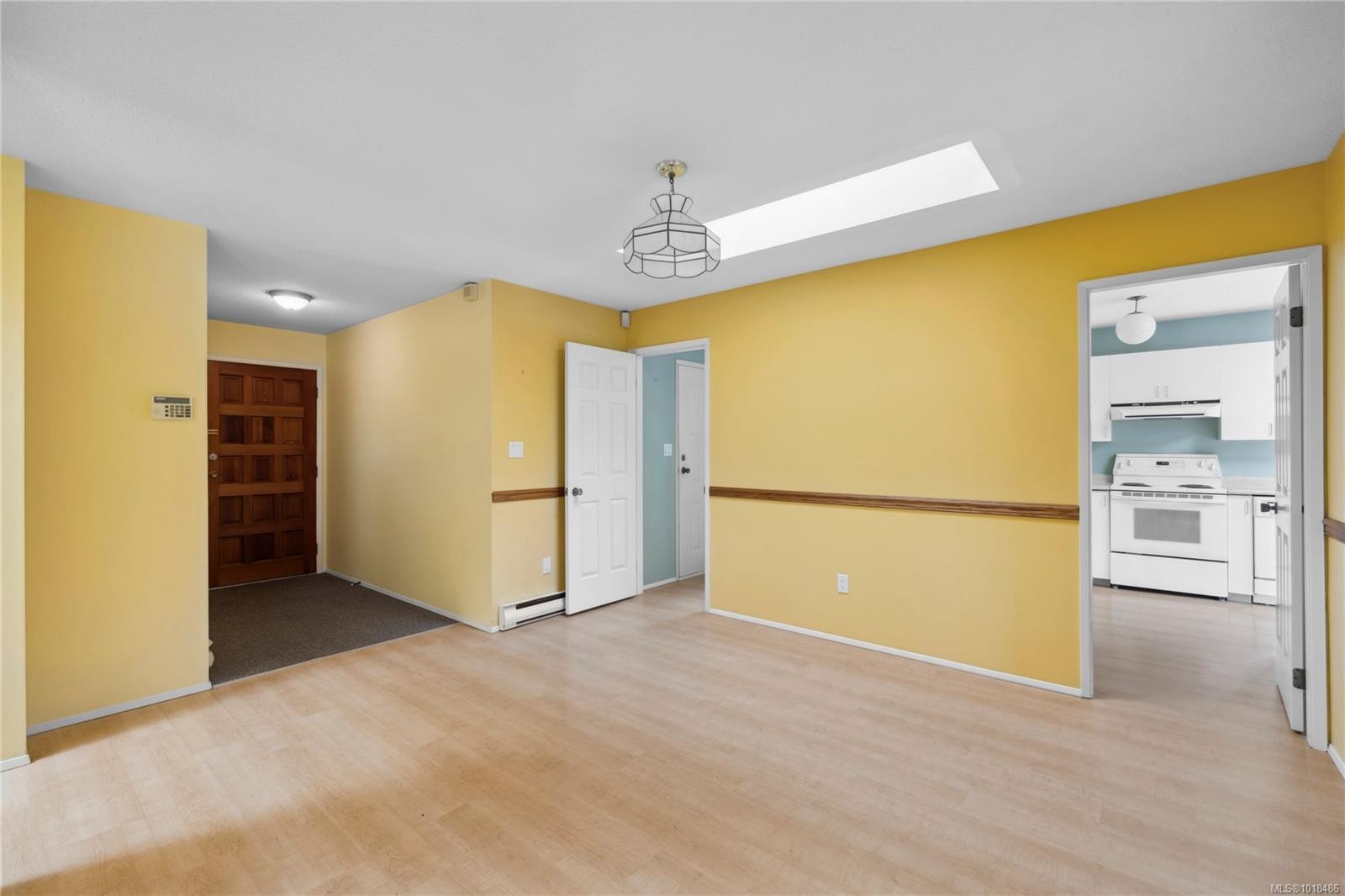 496 Crescent Rd West, Qualicum Beach, BC