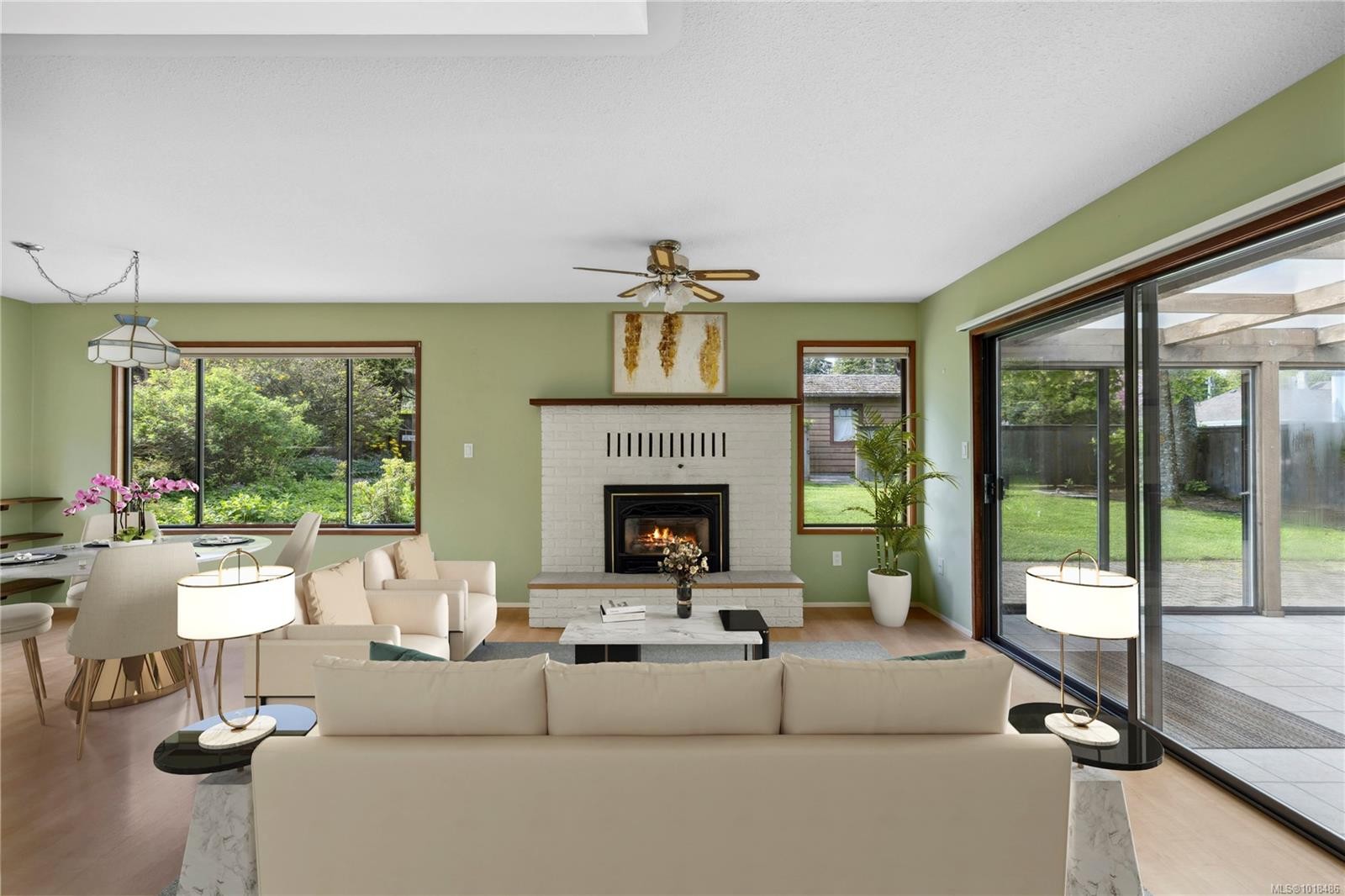 496 Crescent Rd West, Qualicum Beach, BC