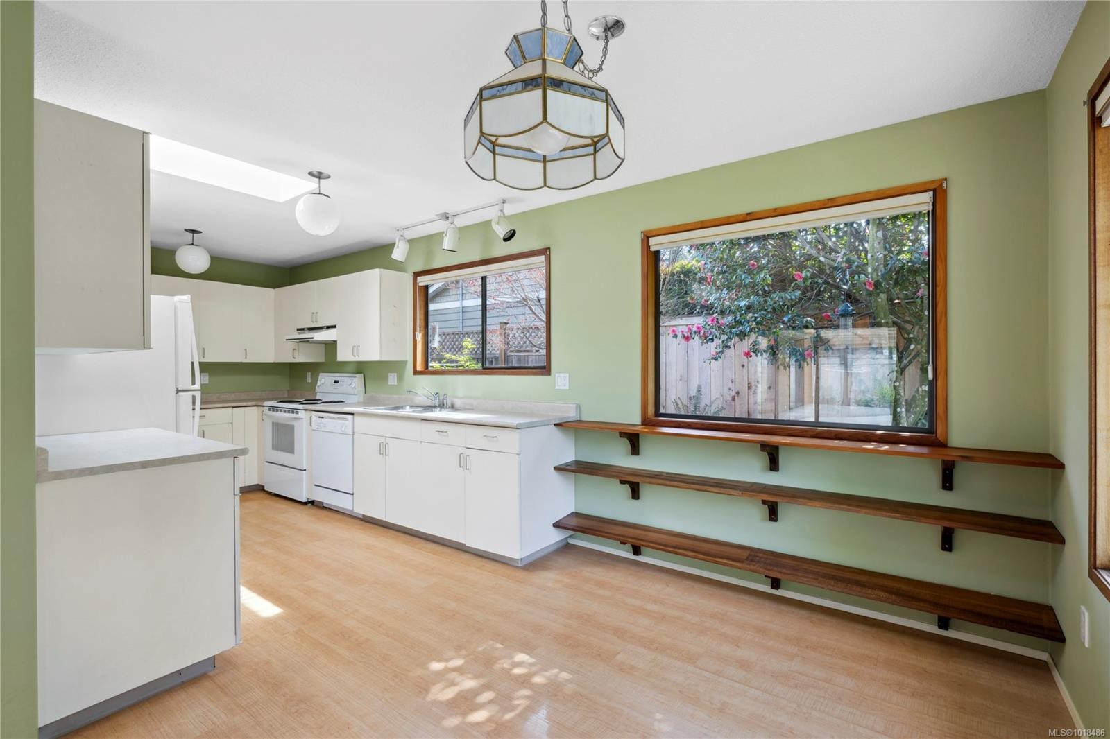 496 Crescent Rd West, Qualicum Beach, BC