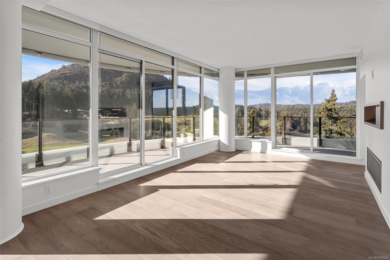 1118-2000 Hannington Rd, Langford, BC -