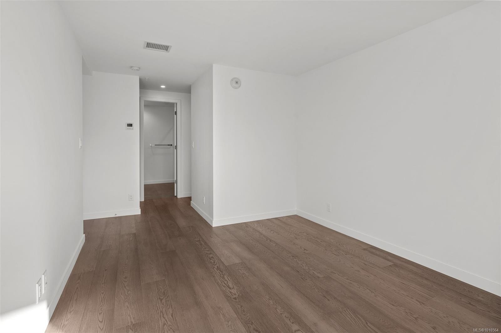 1118-2000 Hannington Rd, Langford, BC - Indoor Photo Showing Other Room