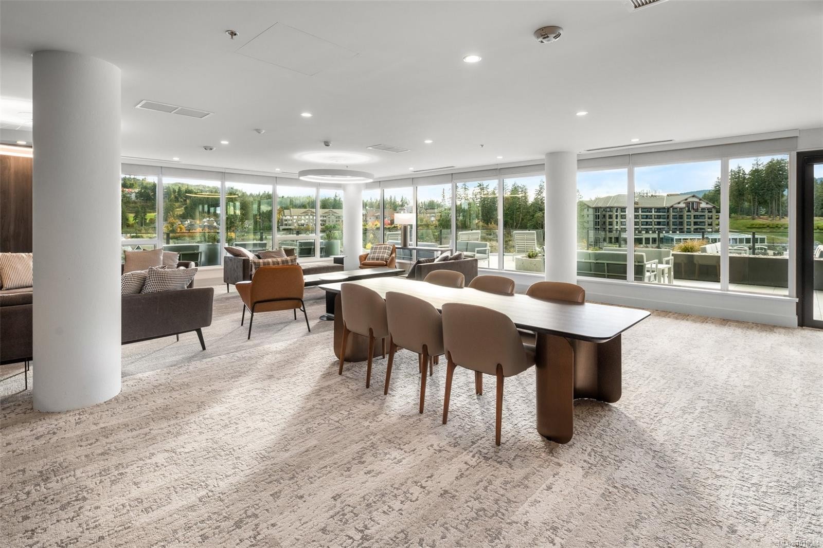 1118-2000 Hannington Rd, Langford, BC - Indoor