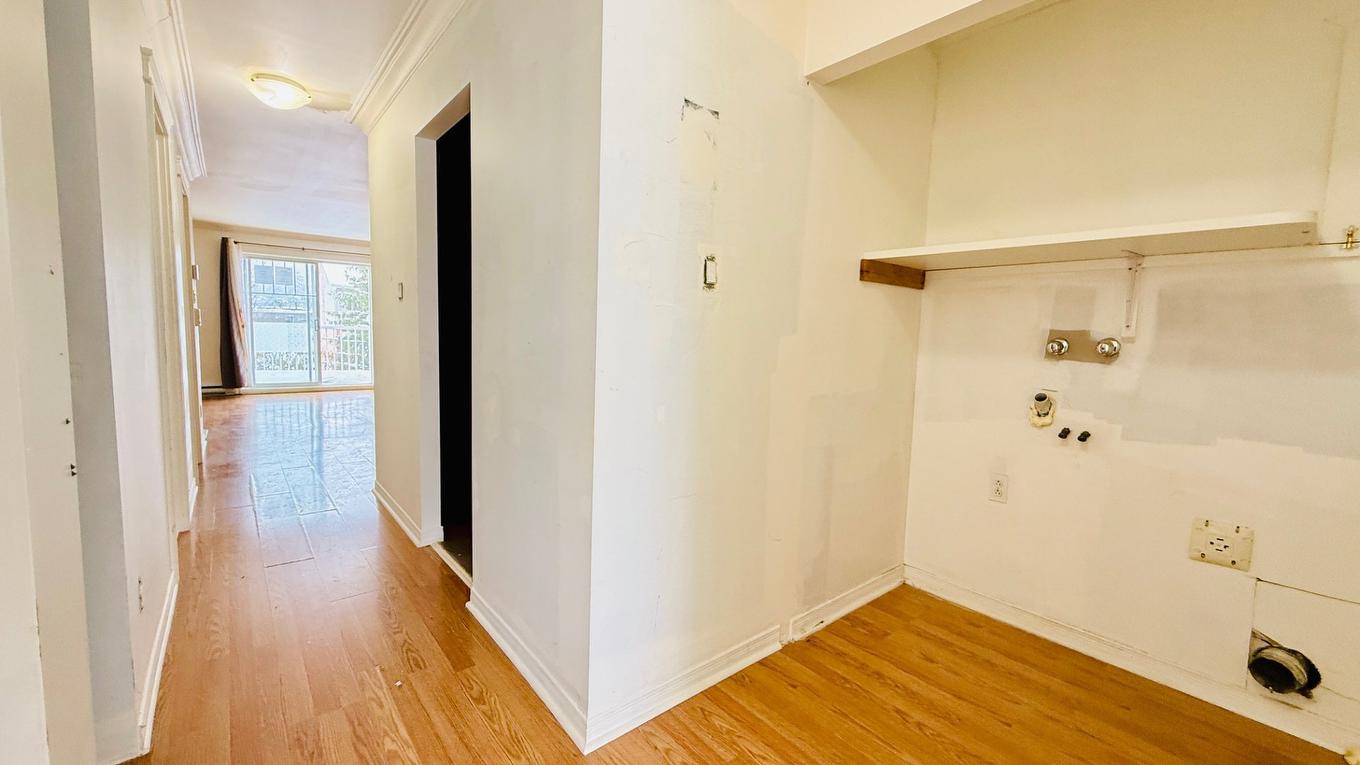 Hall d'entrée/Vestibule - 103-5373 Rue Du Bocage, Terrebonne (La Plaine), QC - Indoor Photo Showing Other Room