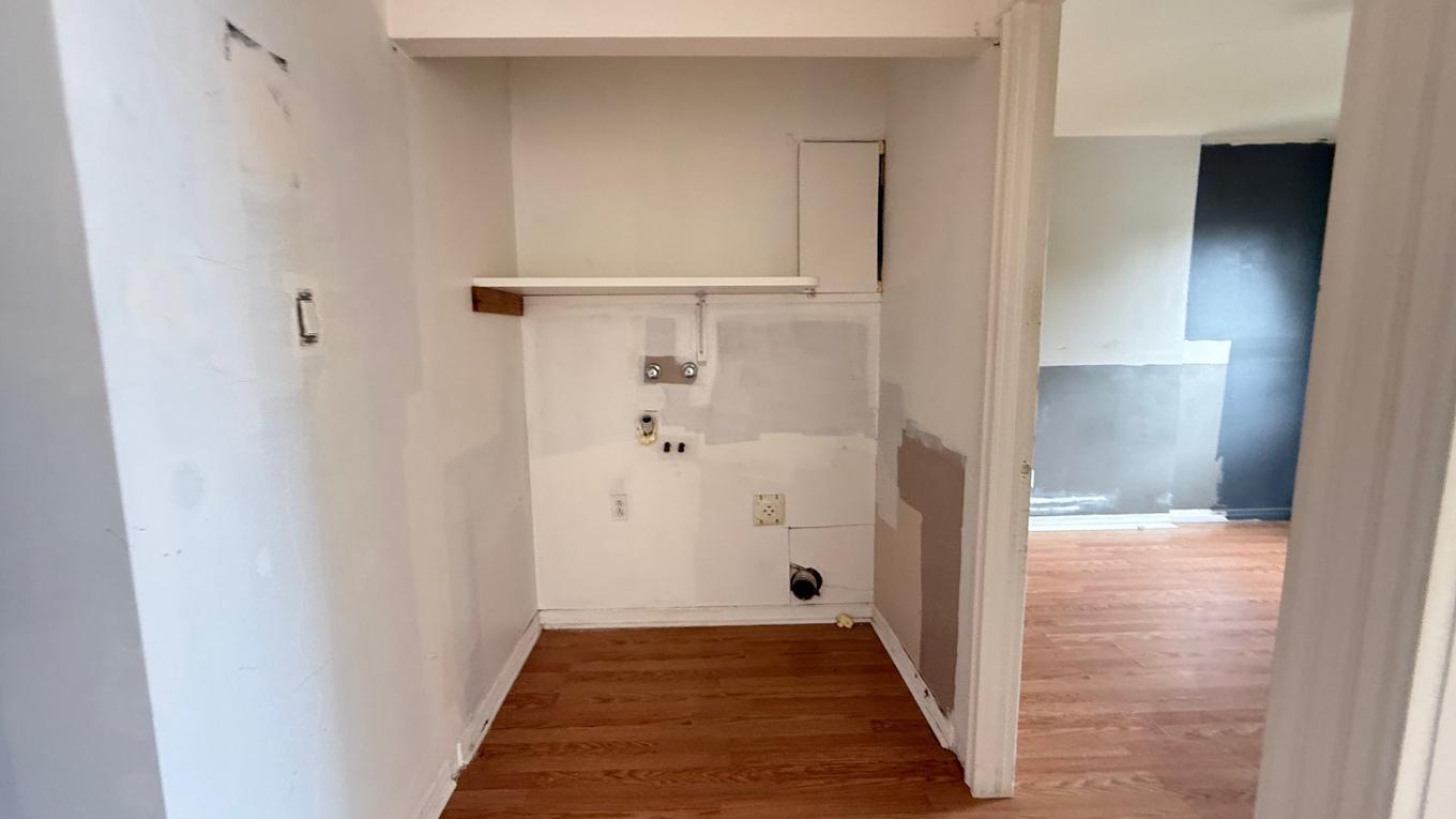 Salle de lavage - 103-5373 Rue Du Bocage, Terrebonne (La Plaine), QC - Indoor Photo Showing Other Room