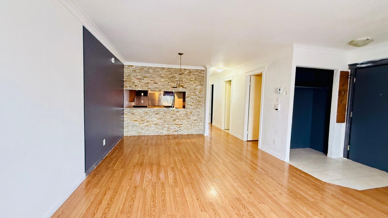 Coin-repas - 103-5373 Rue Du Bocage, Terrebonne (La Plaine), QC - Indoor Photo Showing Other Room