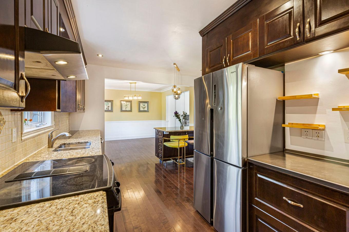 Kitchen - 575 Ch. Rockland, Mont-Royal, QC - Indoor Photo Showing Kitchen With Double Sink