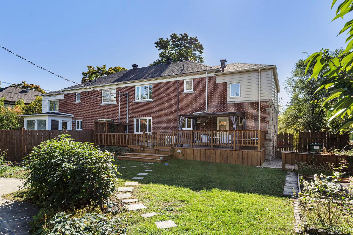 Back facade - 575 Ch. Rockland, Mont-Royal, QC - Outdoor With Deck Patio Veranda With Exterior
