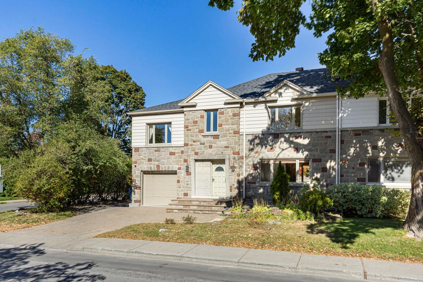 Frontage - 575 Ch. Rockland, Mont-Royal, QC - Outdoor With Facade