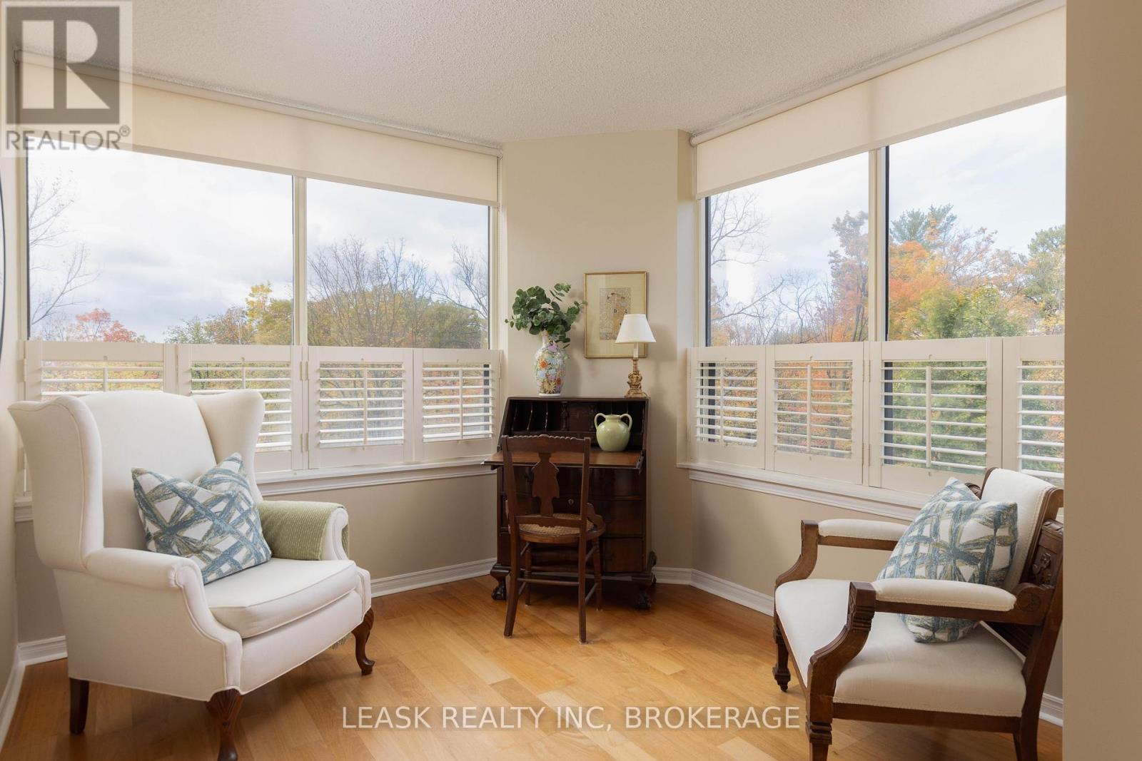 Cozy bonus room for an office, den or reading nook - 303 - 3 Towering Heights Boulevard, St. Catharines (Glendale/Glenridge), ON - Indoor