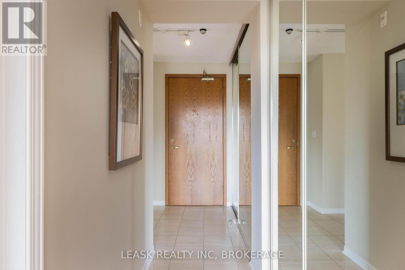 Lots of cupboard space. - 303 - 3 Towering Heights Boulevard, St. Catharines (Glendale/Glenridge), ON - Indoor Photo Showing Other Room