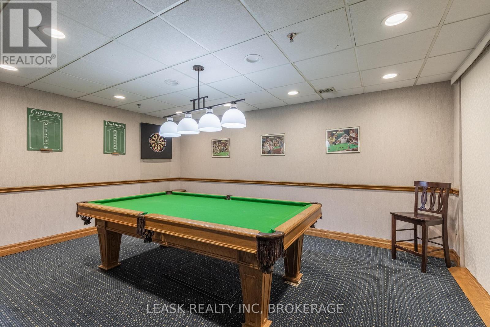 Fun & games. - 303 - 3 Towering Heights Boulevard, St. Catharines (Glendale/Glenridge), ON - Indoor Photo Showing Other Room