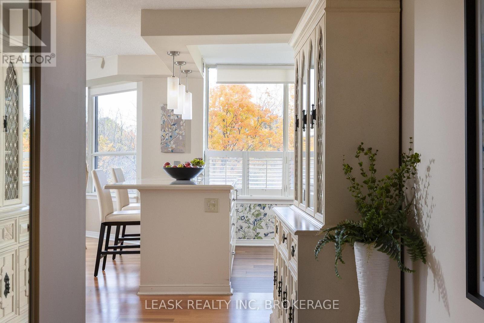 Welcoming entry opens to bright, elegant living. - 303 - 3 Towering Heights Boulevard, St. Catharines (Glendale/Glenridge), ON - Indoor Photo Showing Other Room
