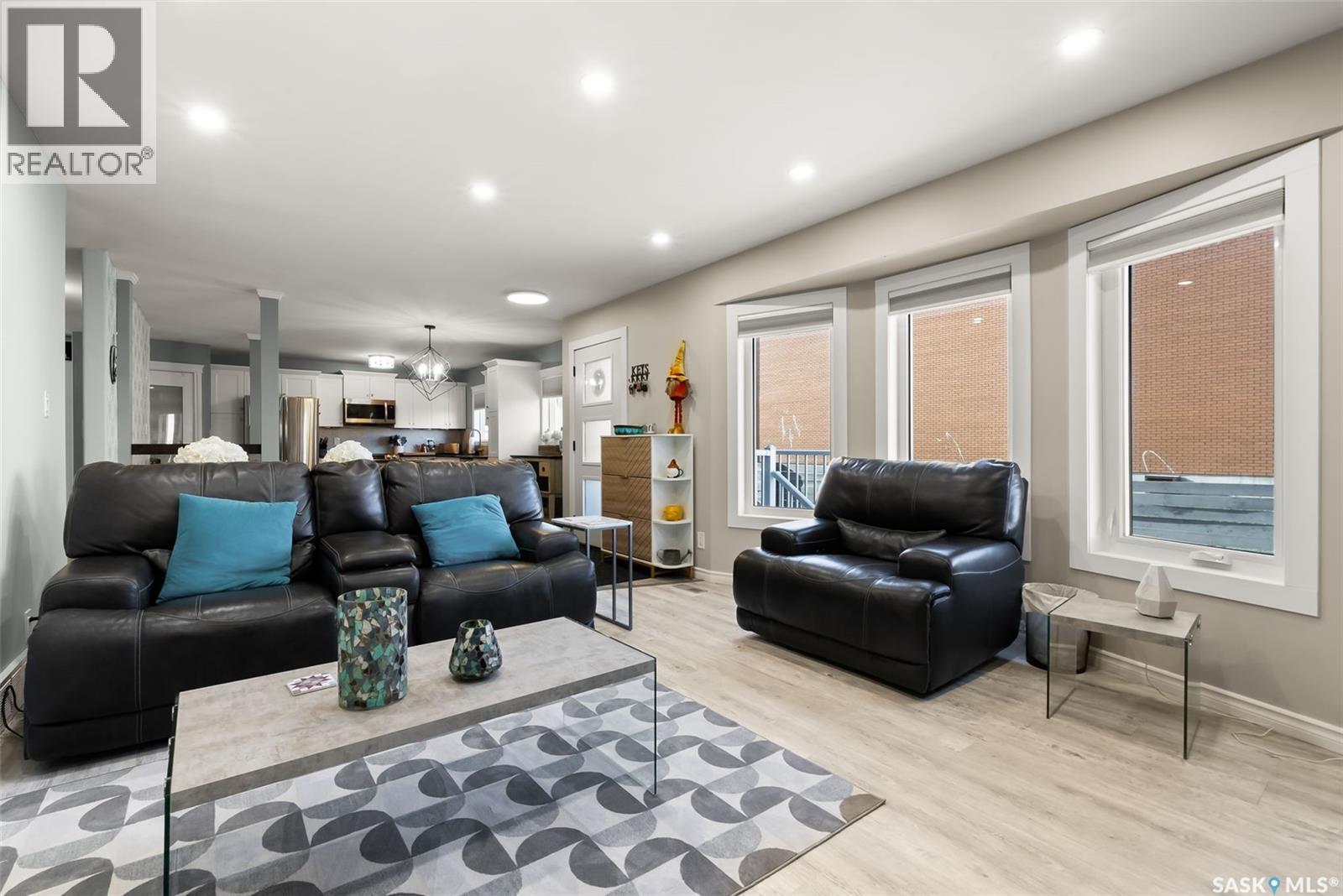 421 2Nd Avenue, Odessa, SK - Indoor Photo Showing Living Room