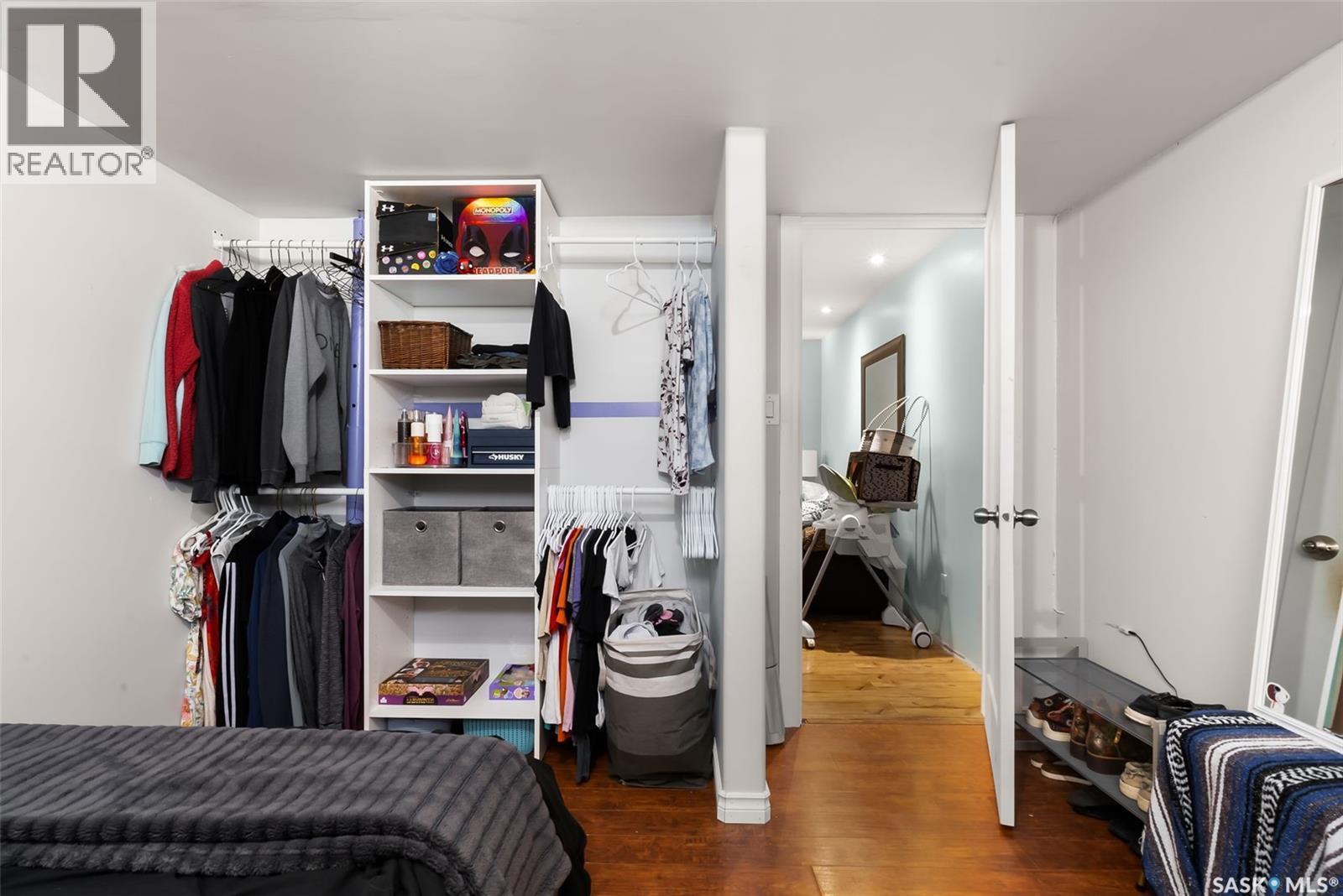 421 2Nd Avenue, Odessa, SK - Indoor