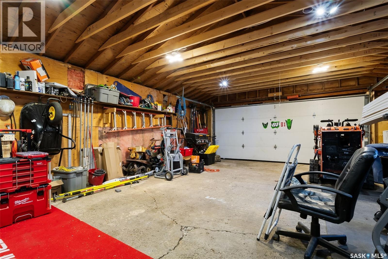 421 2Nd Avenue, Odessa, SK - Indoor Photo Showing Garage