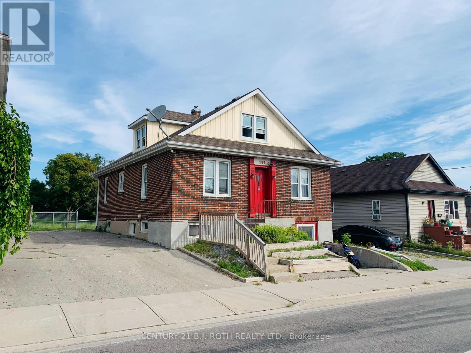 156 Dunlop Street W, Barrie, ON - Outdoor