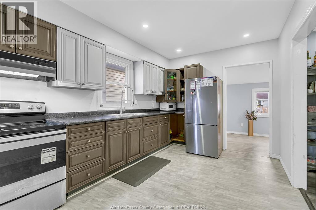 1342 Drouillard, Windsor, ON - Indoor Photo Showing Kitchen