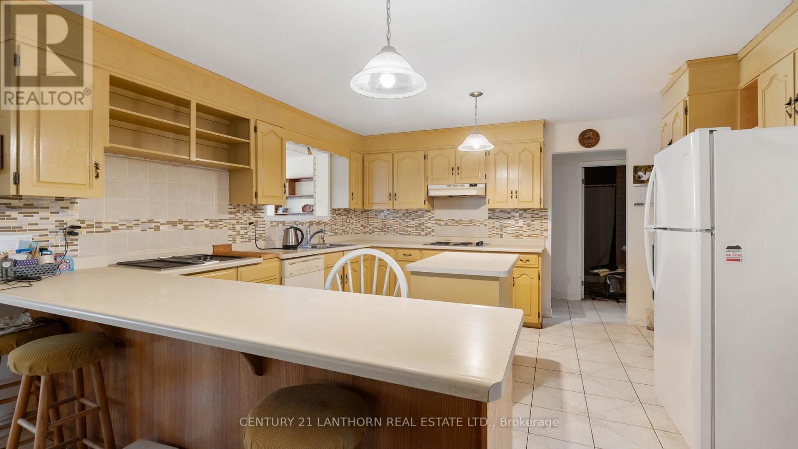 5073 Highway 62 Highway S, Prince Edward County (Ameliasburg Ward), ON - Indoor Photo Showing Kitchen With Double Sink With Upgraded Kitchen