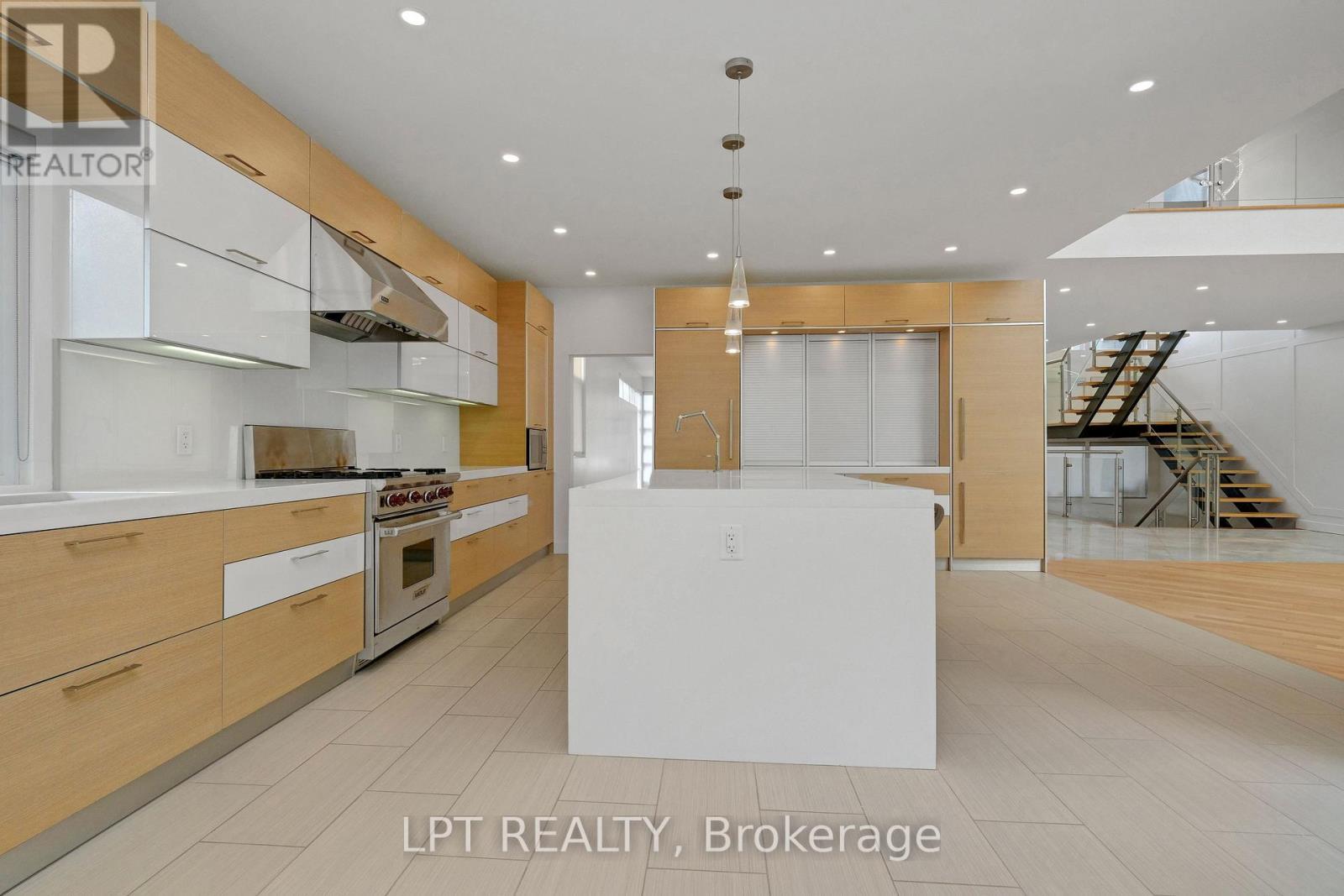 298 Crestview Road, Ottawa, ON - Indoor Photo Showing Kitchen