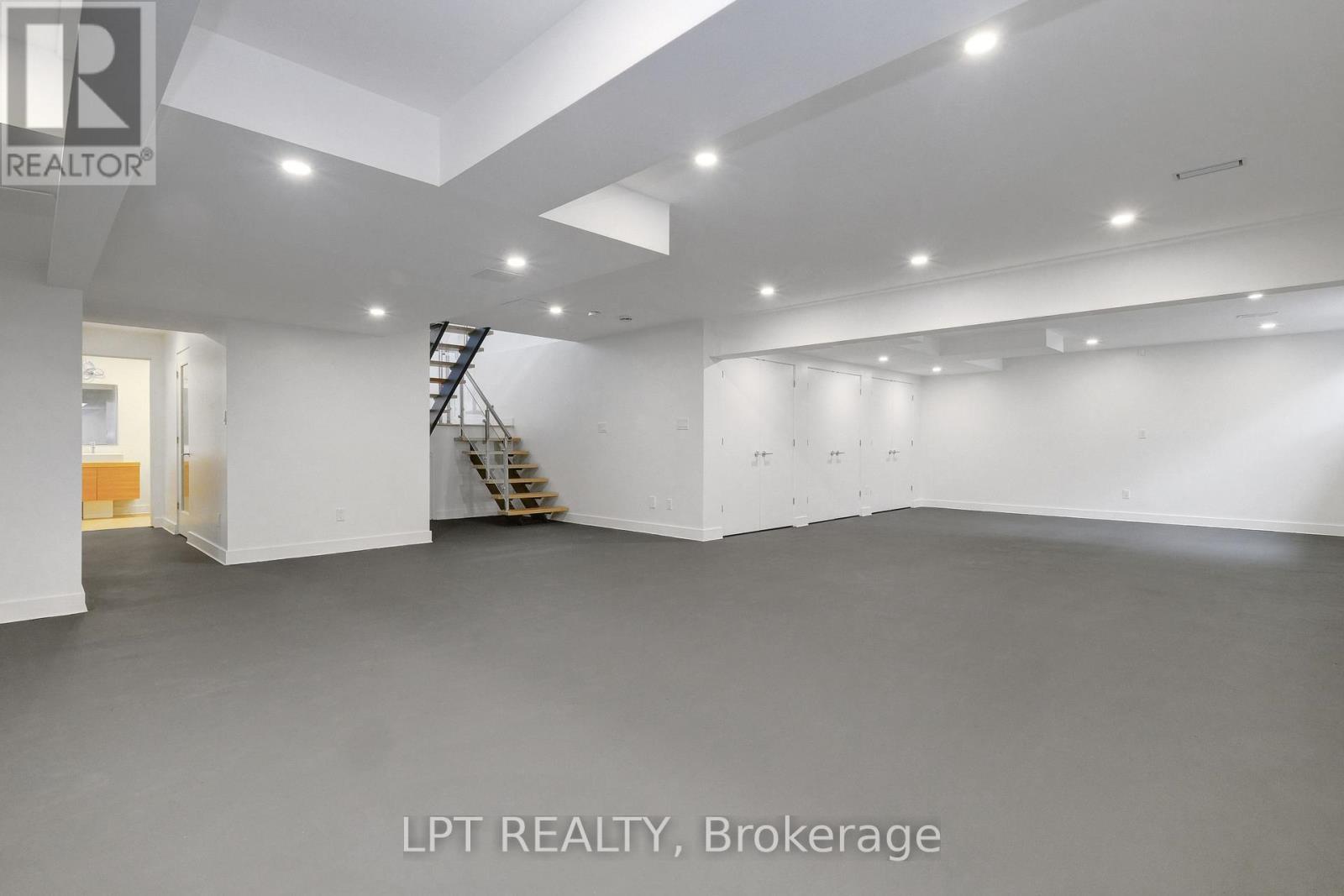 298 Crestview Road, Ottawa, ON - Indoor Photo Showing Other Room