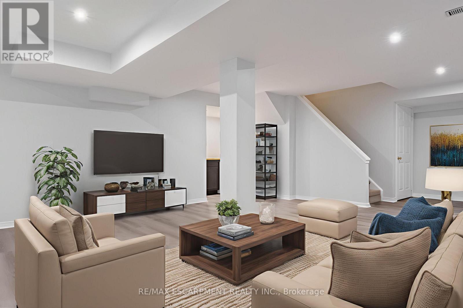 2421 Susquehanna Court, Oakville, ON - Indoor Photo Showing Living Room