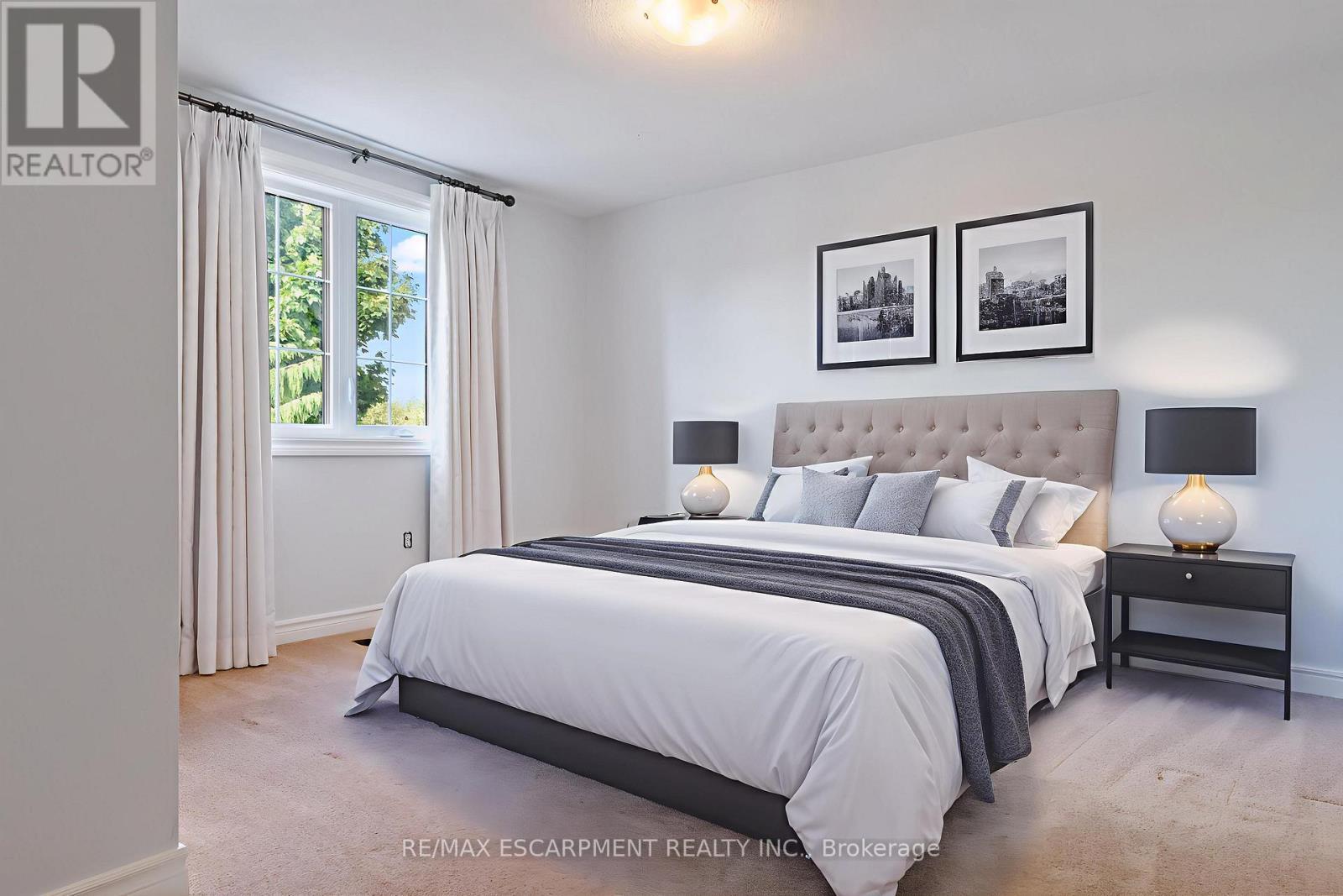 2421 Susquehanna Court, Oakville, ON - Indoor Photo Showing Bedroom