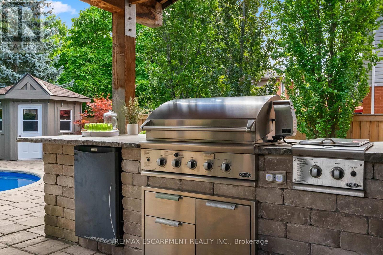 2421 Susquehanna Court, Oakville, ON - Outdoor